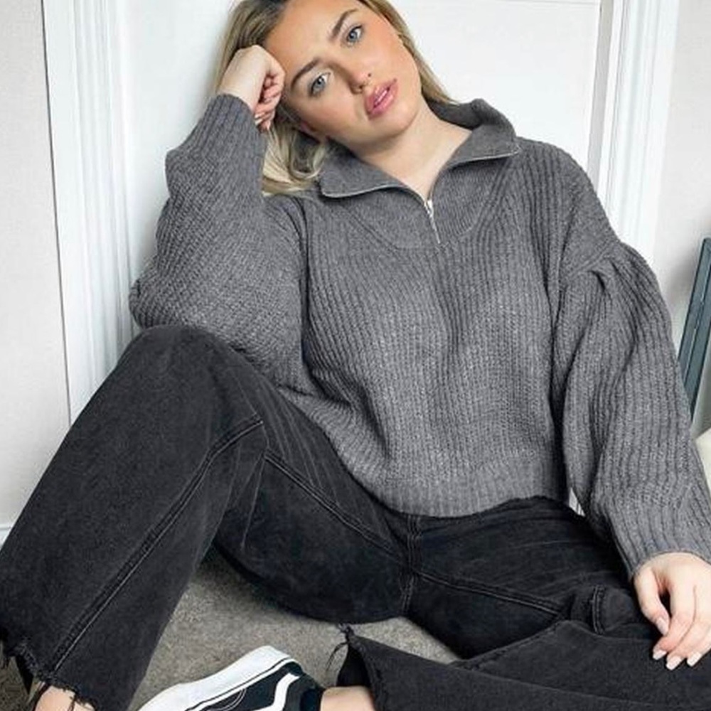 Relaxed crop knit sweater with half zip high neck in gray